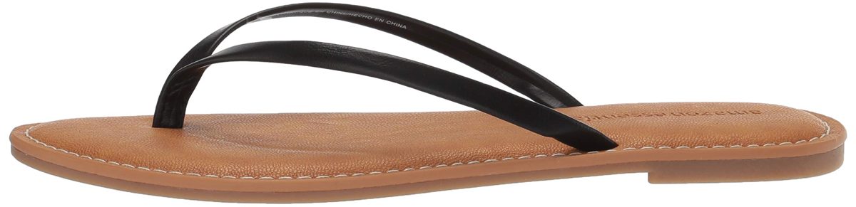 Amazon Essentials Women's Thong Sandal, Black, 6 B US