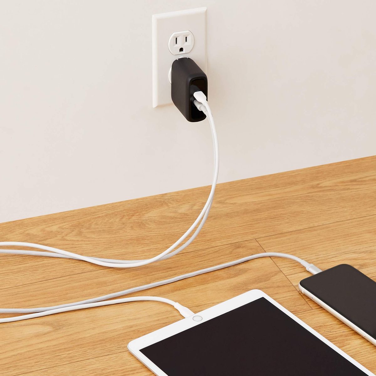 AmazonBasics 36W Two-Port USB-C Wall Charger for Tablets and Phones with Power Delivery - Black
