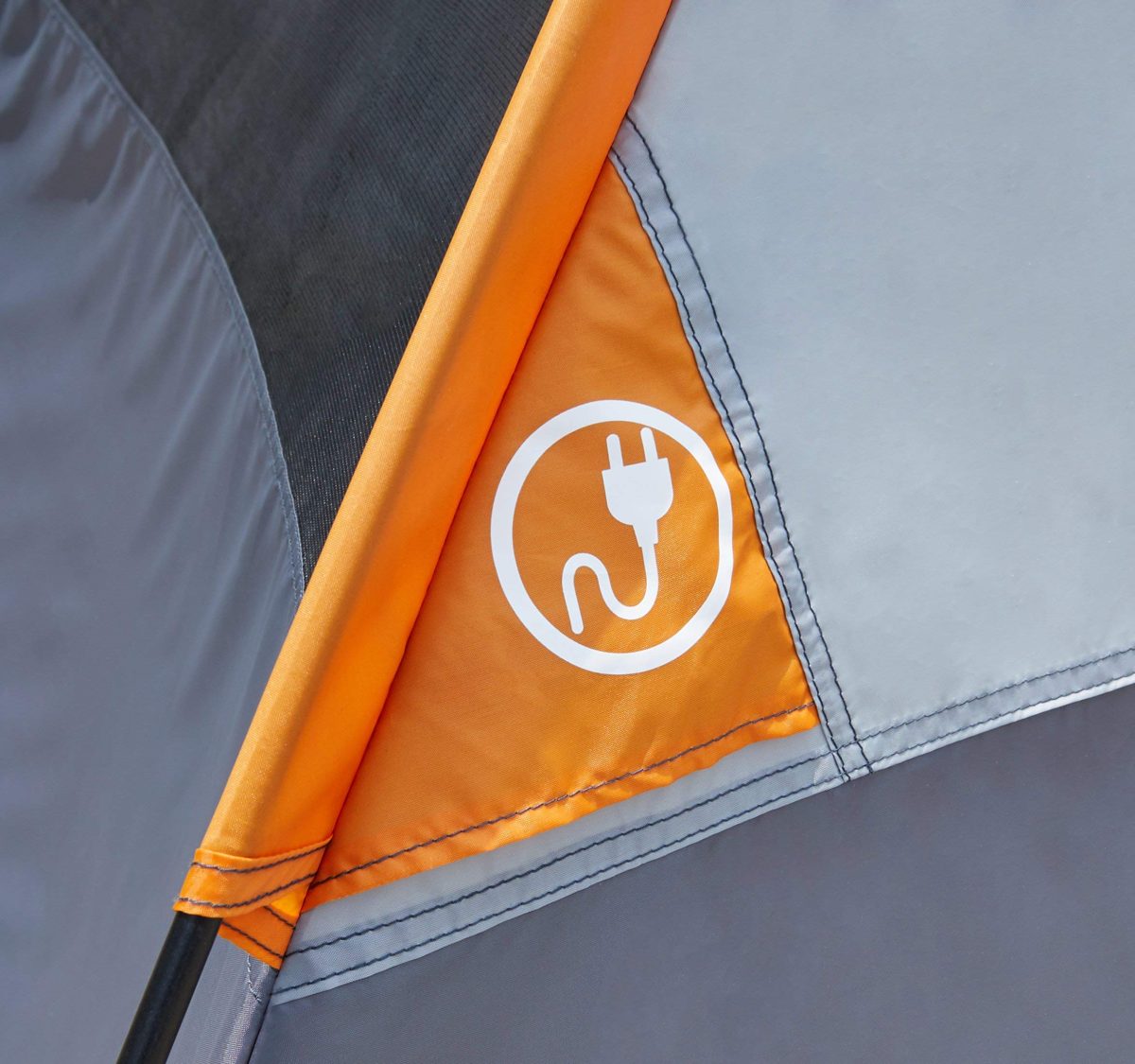AmazonBasics 4-Person Dome Camping Tent With Rainfly - 9 x 7 x 4 Feet, Orange And Grey (Renewed)