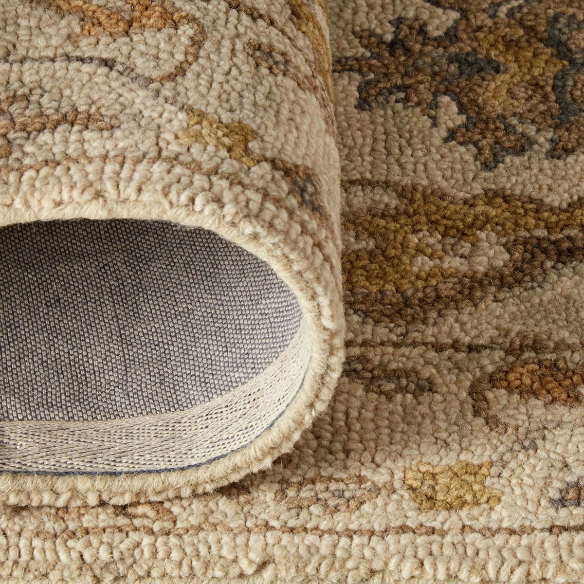 Amazon Brand – Stone & Beam Lottie Traditional Wool Area Rug, 4 x 6 Foot, Beige