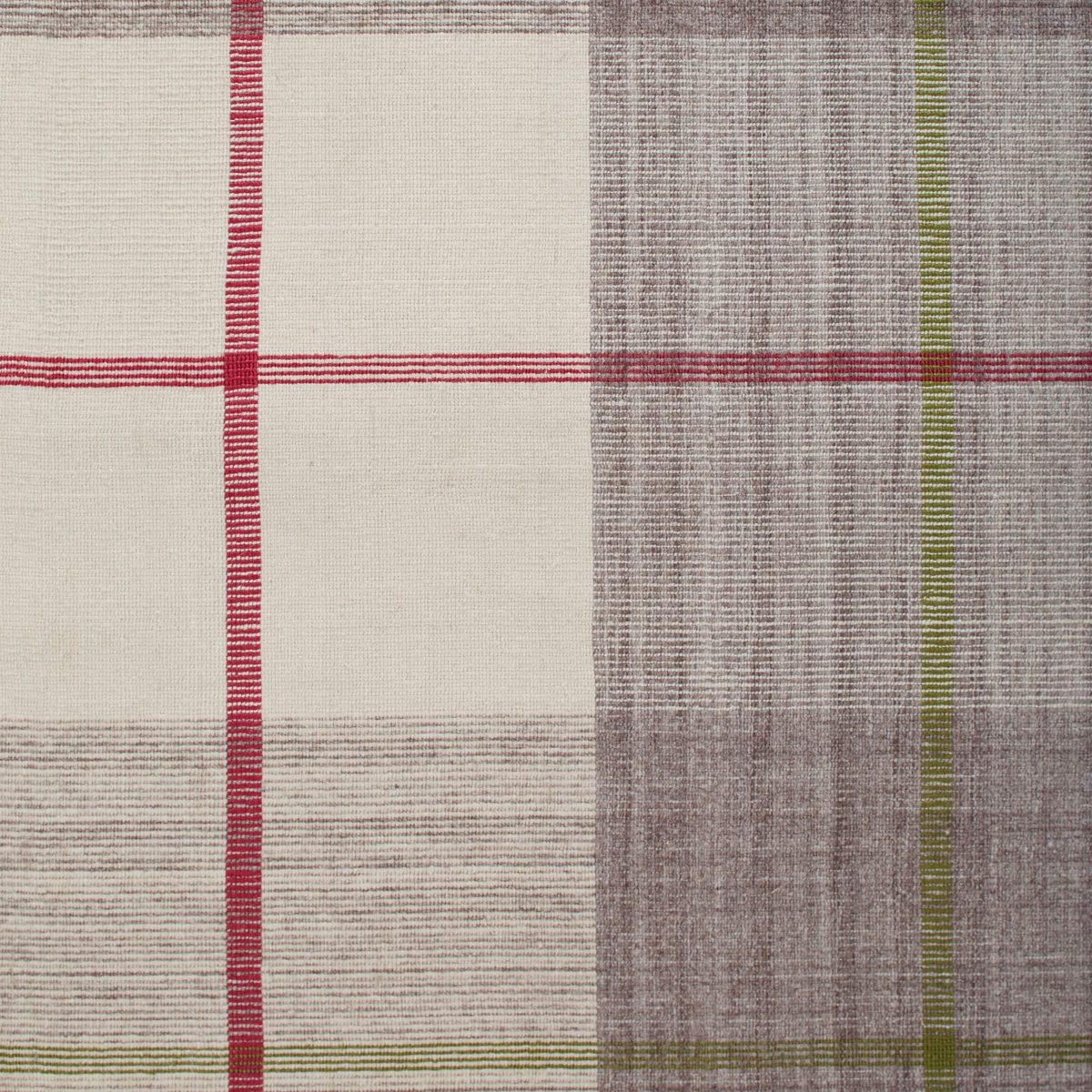 Amazon Brand – Stone & Beam Casual Plaid Runner Rug, 2' 6" x 8', Flatweave, Grey, Ivory, Red