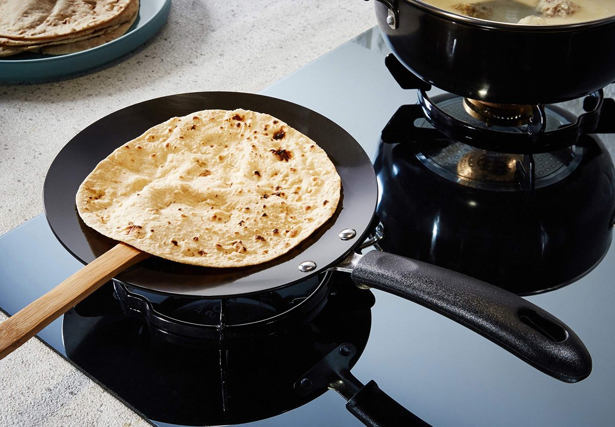 Amazon Brand - Solimo Hard Anodized Roti Tawa with Bakelite Handle (23cm, 3mm thickness)