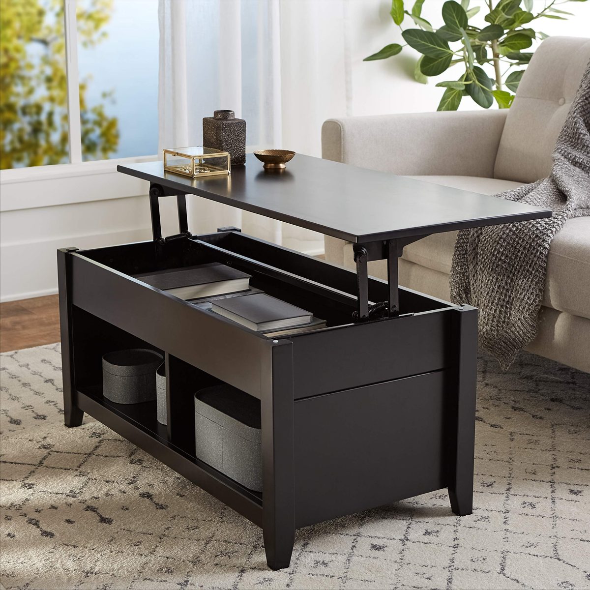 AmazonBasics Lift-Top Storage Coffee Table, Black