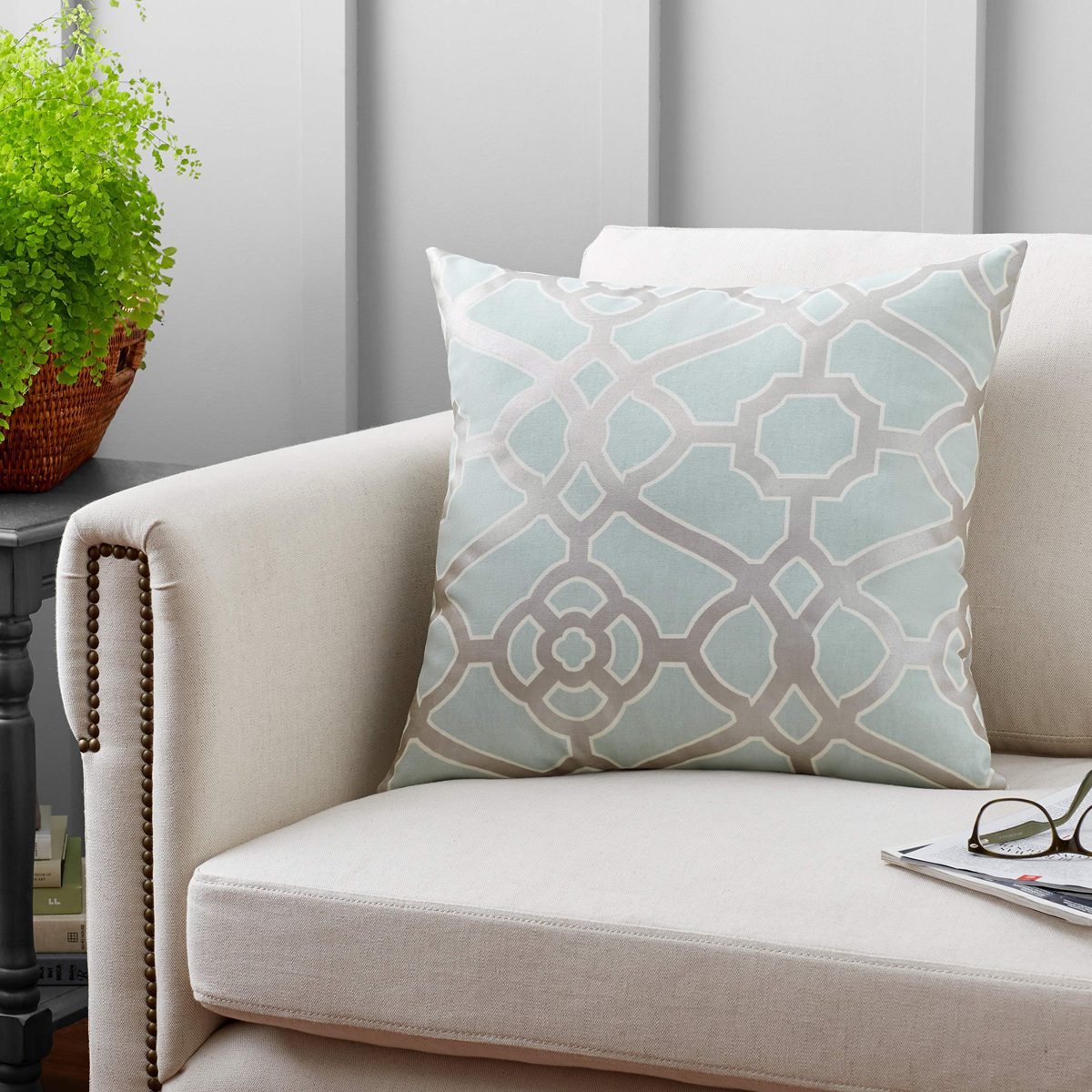 Ravenna Home Contemporary Geometric Pattern Throw Pillow