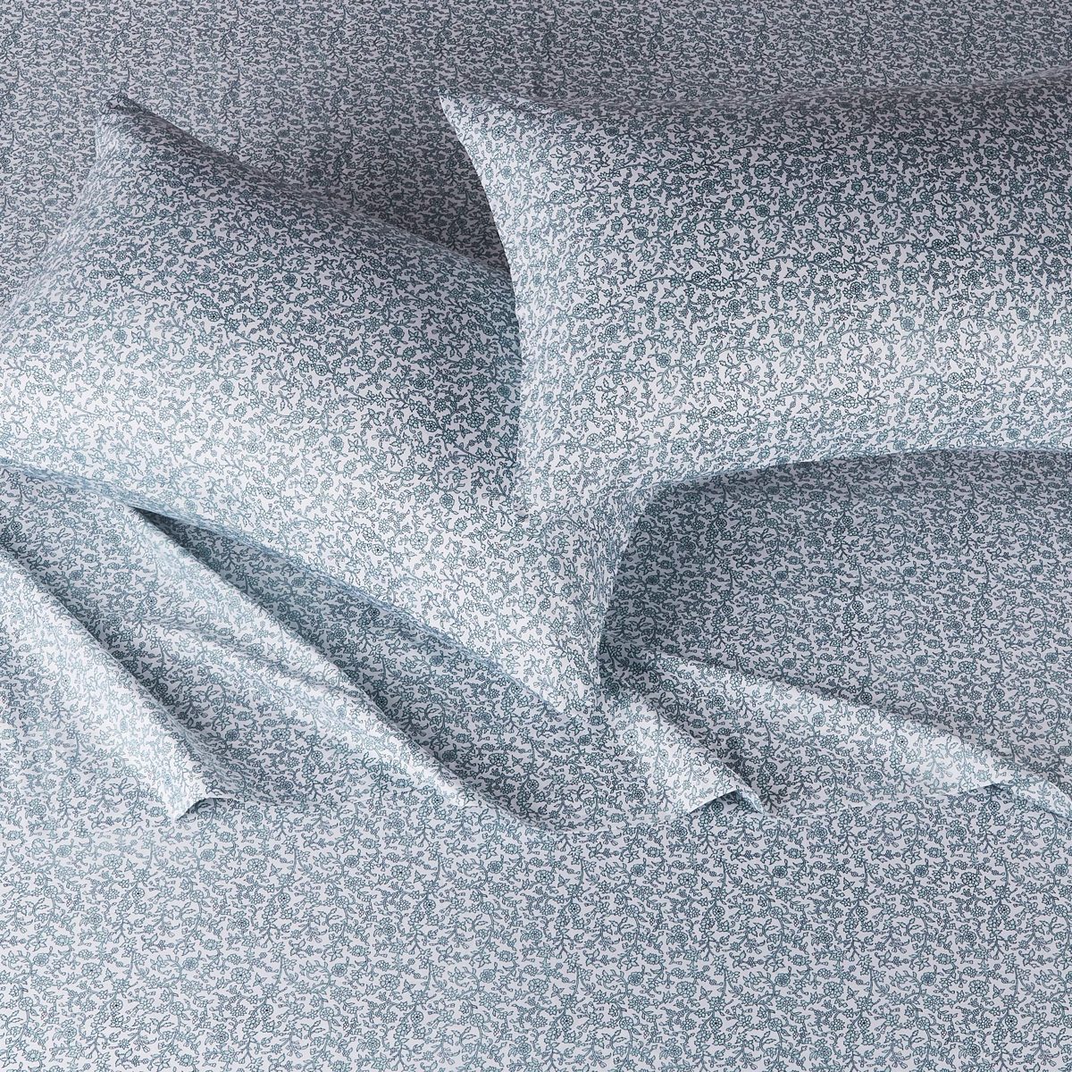 AmazonBasics Super-Soft Cotton Bed Sheet Set - Cal King, Aqua Scroll