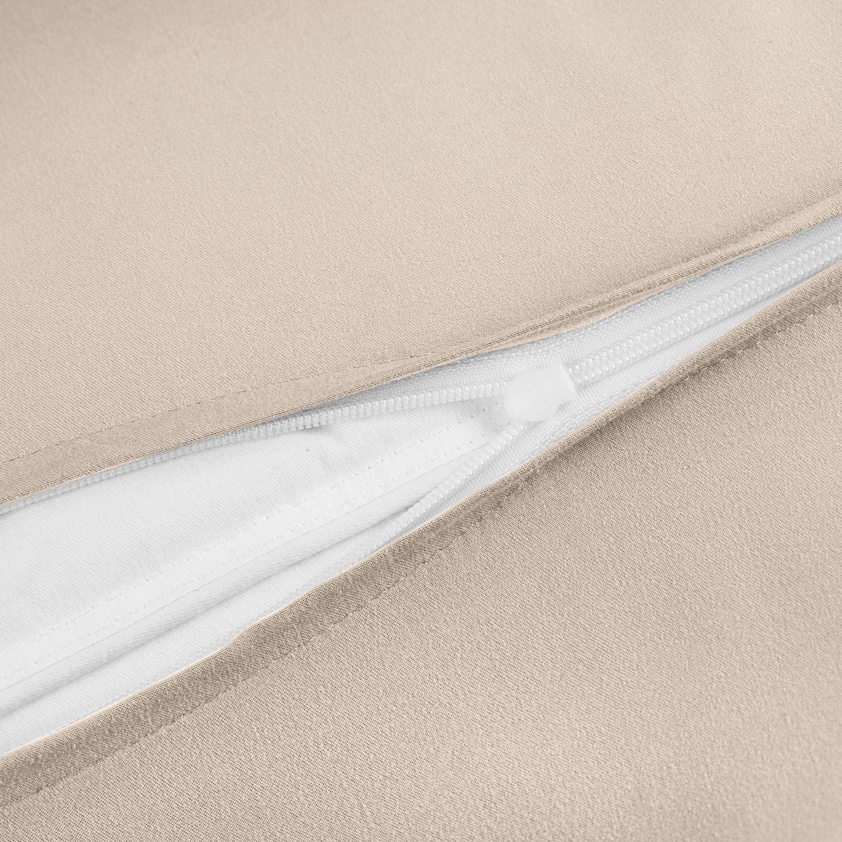 AmazonBasics Premium Microfiber Pillowcases, 2-Pack - 50 x 80 cm, Beige