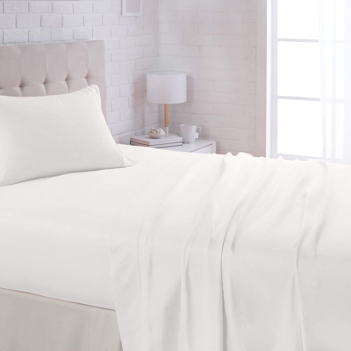 AmazonBasics Lightweight Super Soft Easy Care Microfiber Sheet Set with 16" Deep Pockets - Full, Cream