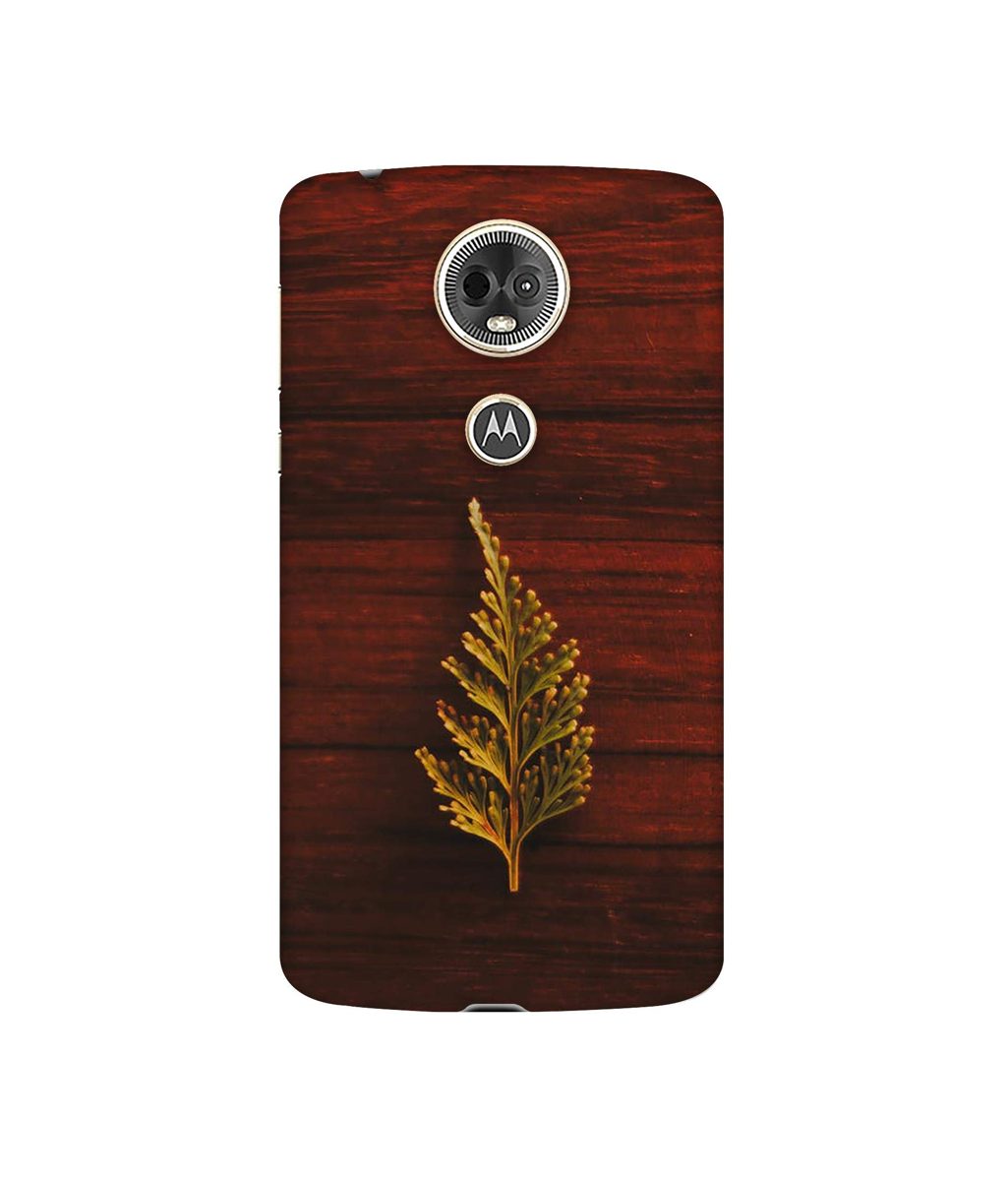 Amazon Brand - Solimo Designer Leaf on Wood 3D Printed Hard Back Case Mobile Cover for Motorola Moto E5 Plus
