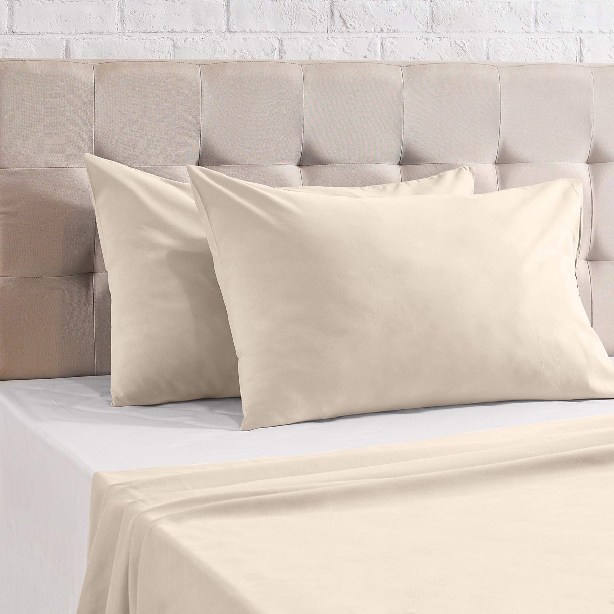 AmazonBasics Premium Microfiber Pillowcases, 2-Pack - 50 x 80 cm, Beige